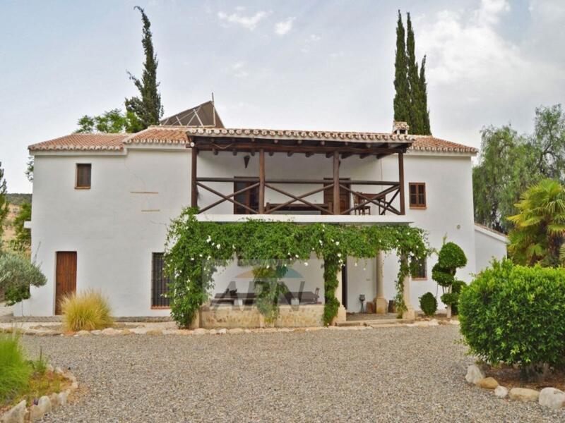 5 bedroom Country House for sale