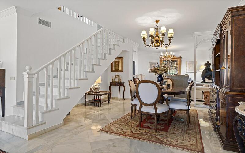 4 bedroom Townhouse for sale
