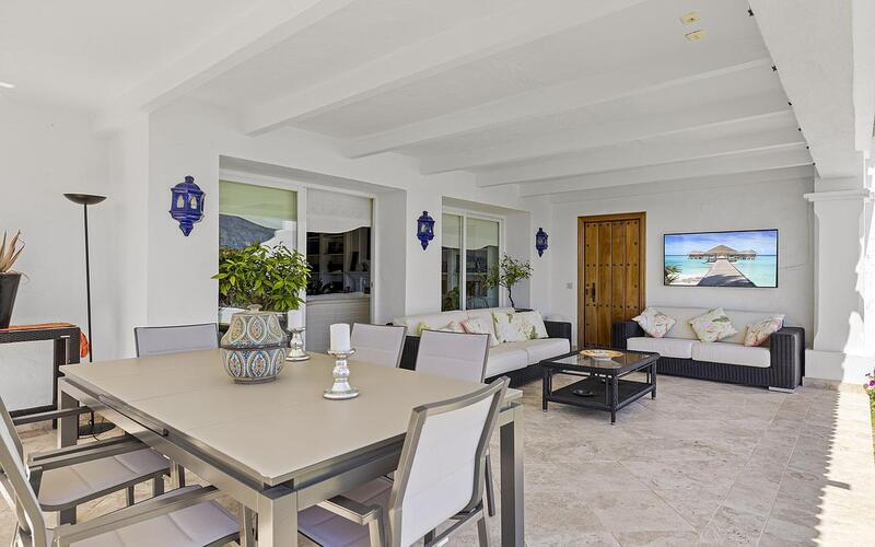 4 bedroom Townhouse for sale