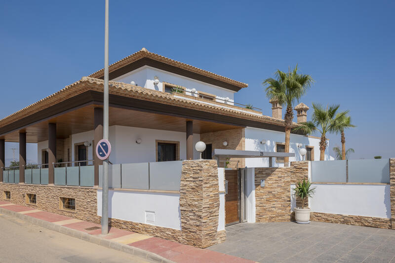4 bedroom Villa for sale