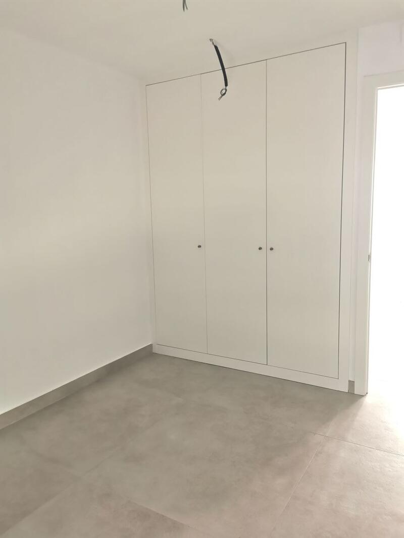 3 спальная комната квартира продается