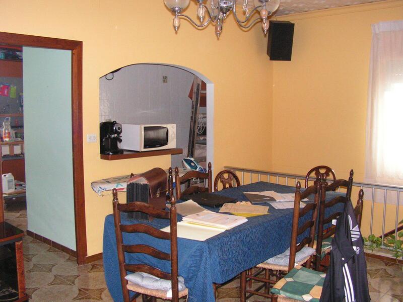 5 спальная комната городская тюрьма продается