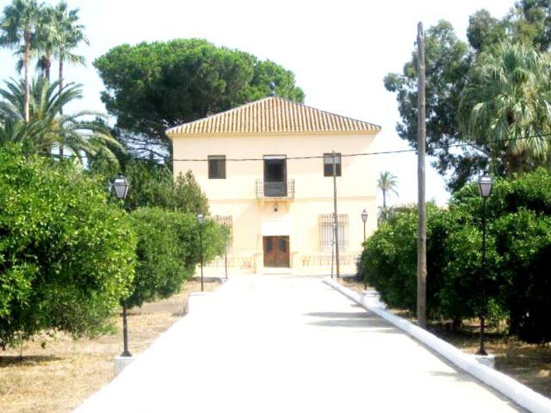 6 bedroom Country House for sale