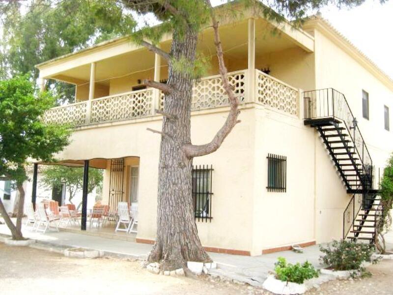 6 bedroom Country House for sale