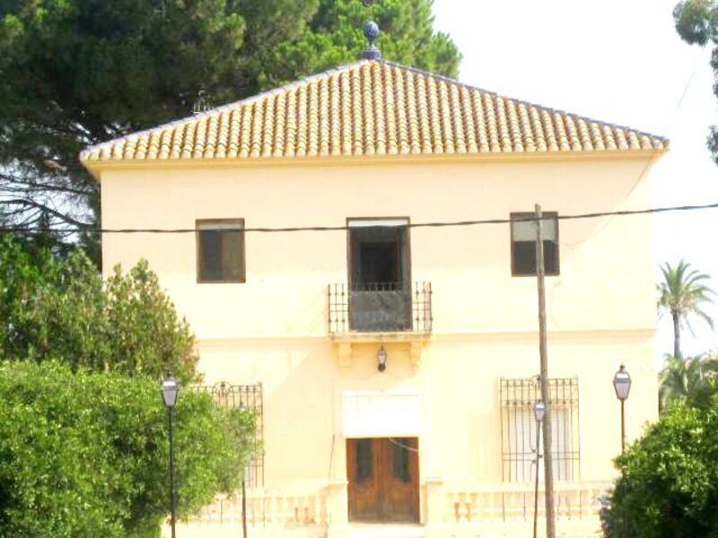 6 bedroom Country House for sale