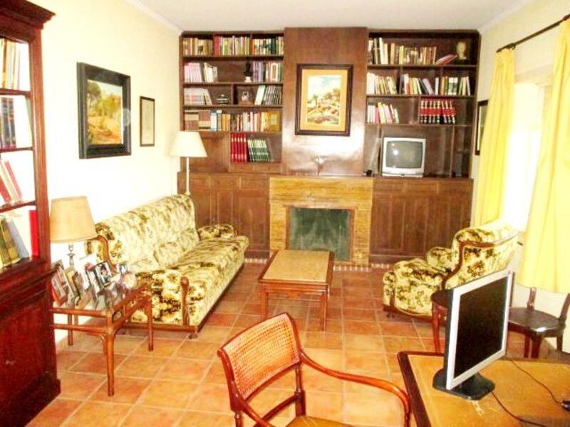 6 bedroom Country House for sale