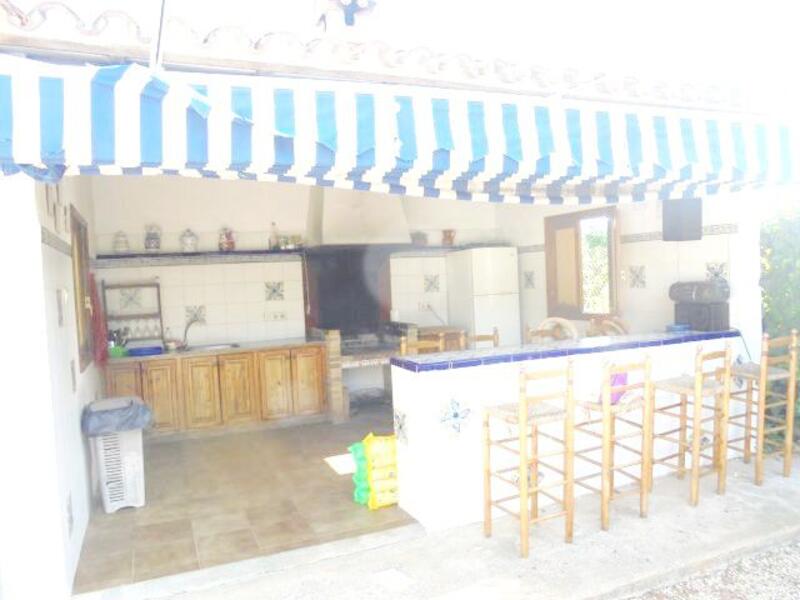 6 bedroom Country House for sale
