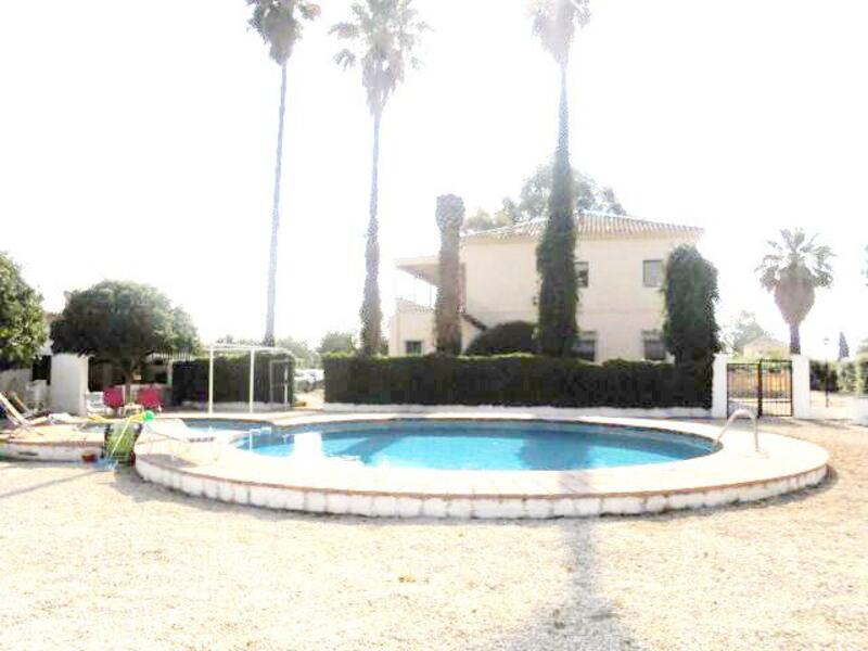 6 bedroom Country House for sale
