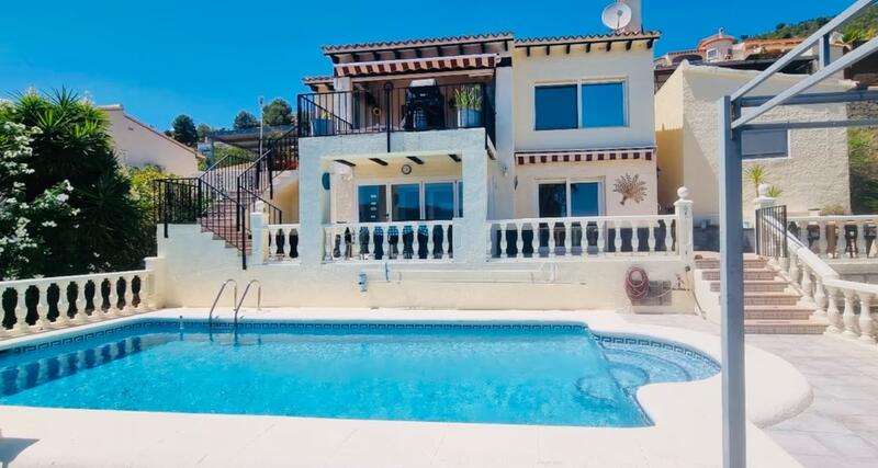 Villa for sale in Jalón, Alicante