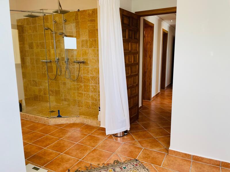 5 bedroom Villa for sale