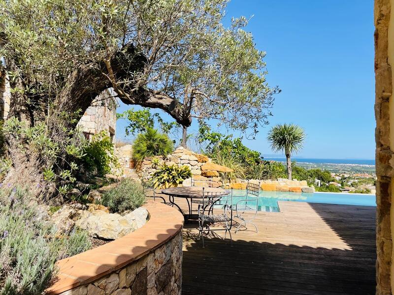 5 bedroom Villa for sale