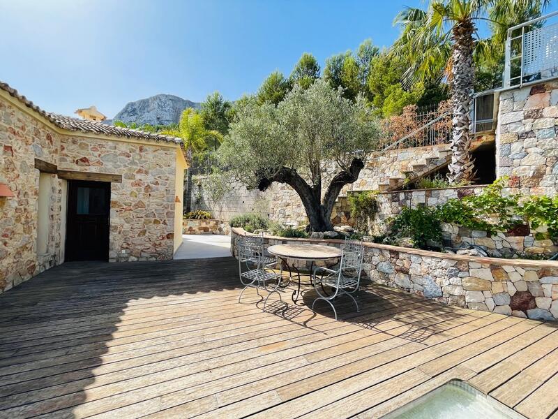 5 bedroom Villa for sale