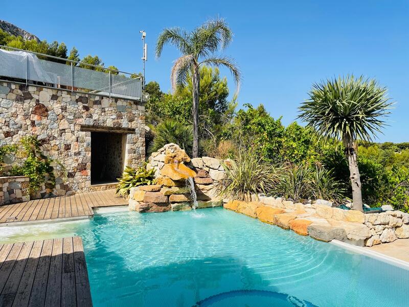 5 bedroom Villa for sale