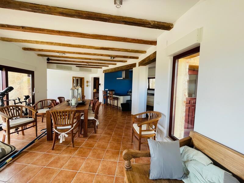 5 bedroom Villa for sale