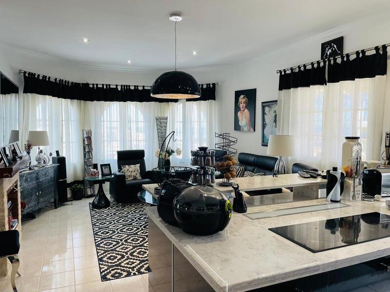 4 bedroom Villa for sale