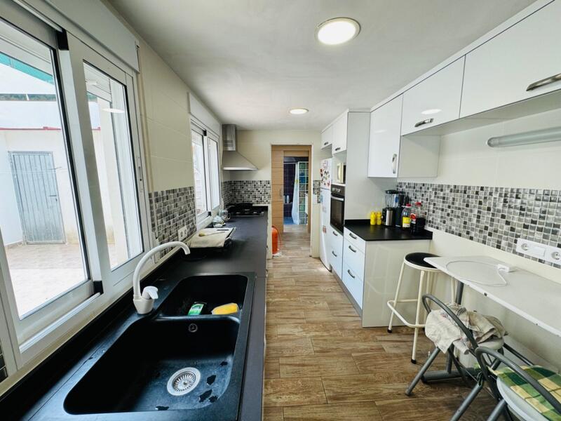 3 bedroom Apartment for sale