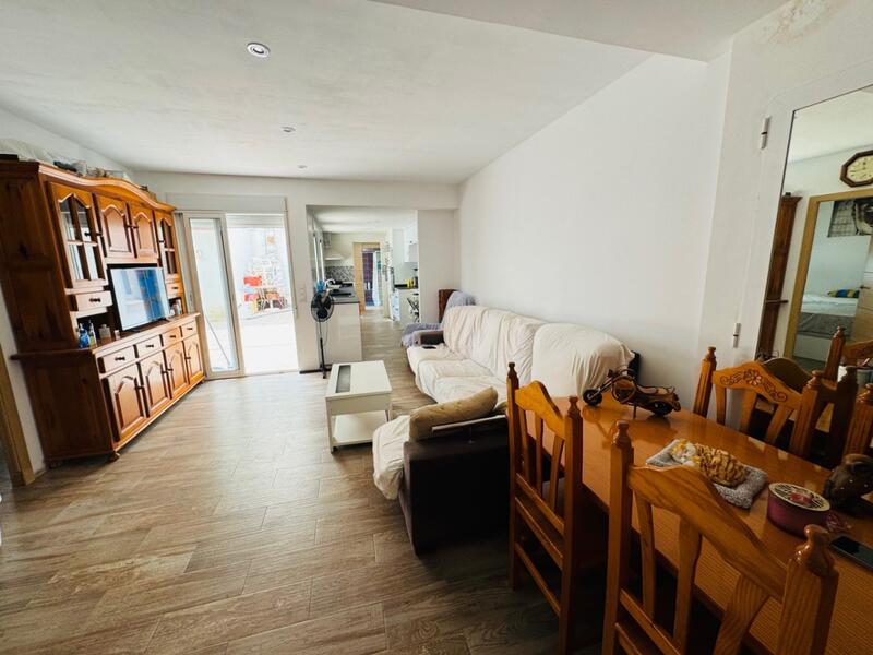 3 bedroom Apartment for sale