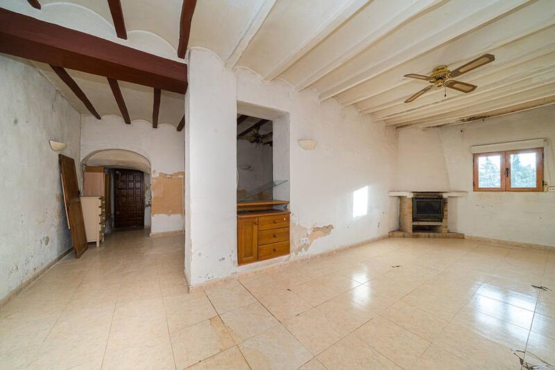 5 bedroom Townhouse for sale