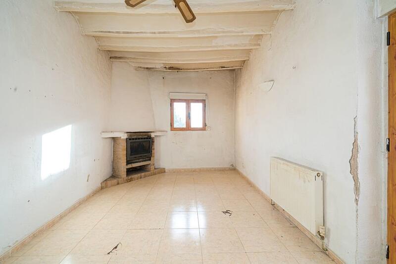 5 bedroom Townhouse for sale