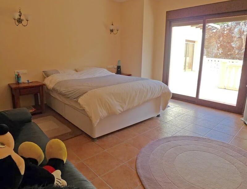 8 bedroom Country House for sale
