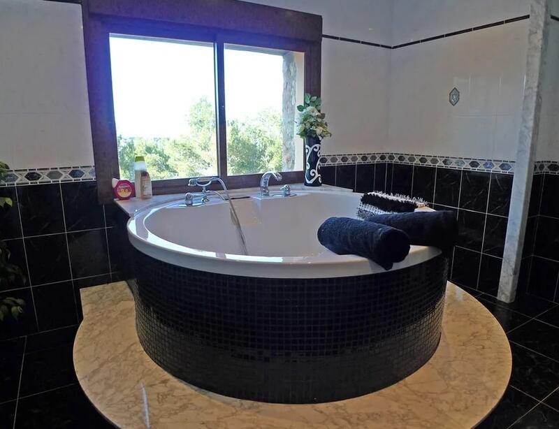 8 bedroom Country House for sale