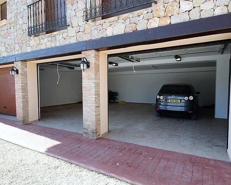 8 bedroom Country House for sale