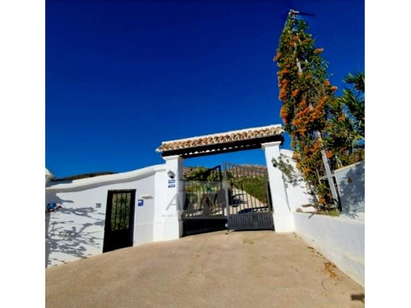 4 bedroom Country House for sale