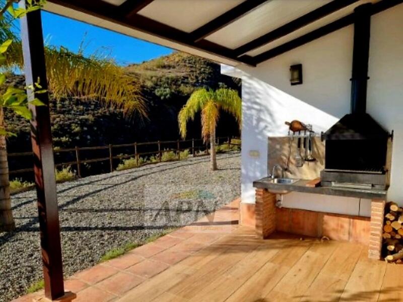 4 bedroom Country House for sale