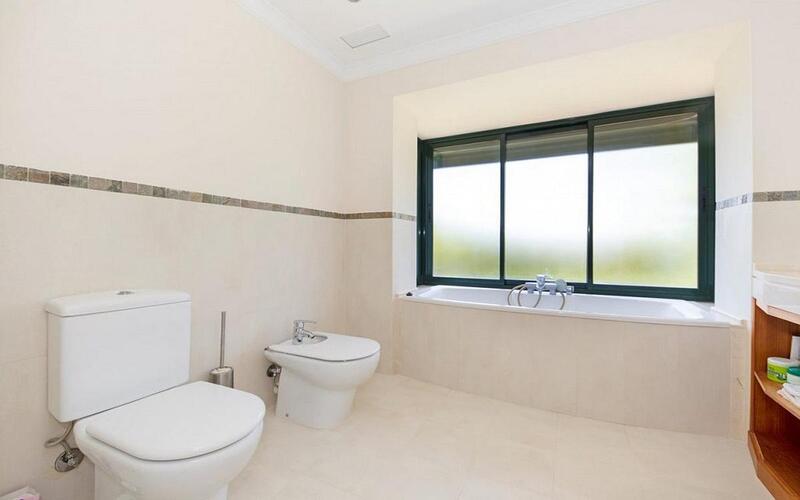 6 bedroom Villa for sale