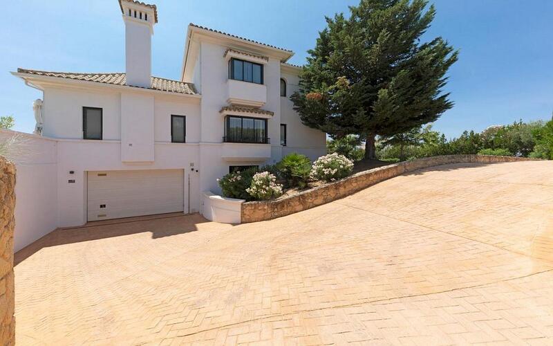 6 bedroom Villa for sale