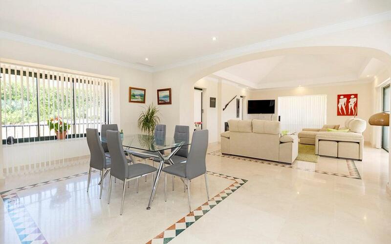 6 bedroom Villa for sale