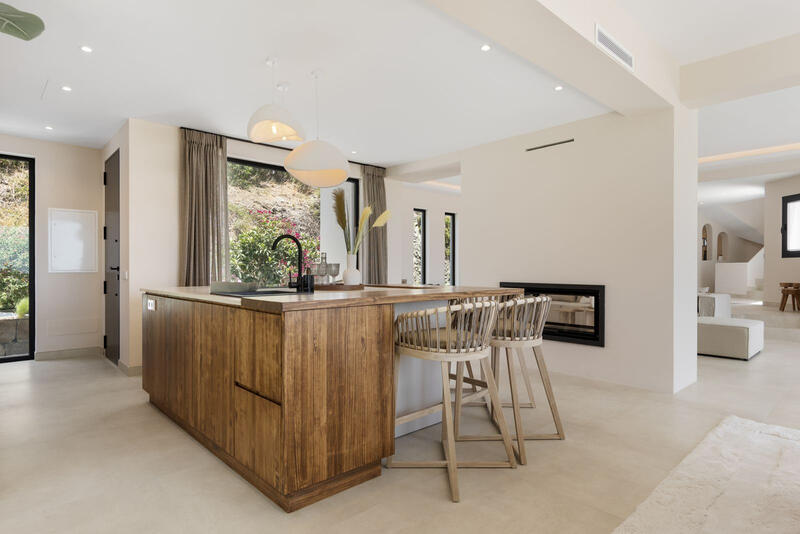 6 bedroom Villa for sale