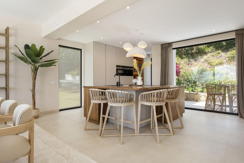 6 bedroom Villa for sale