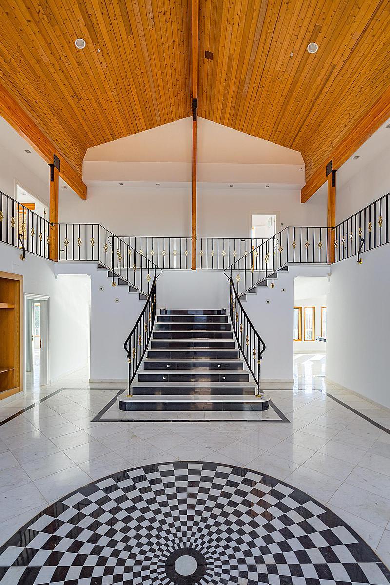5 bedroom Villa for sale