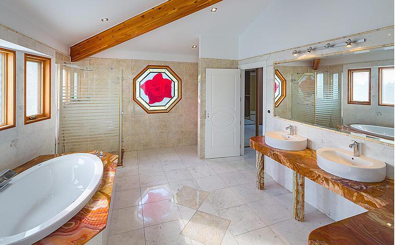 5 bedroom Villa for sale