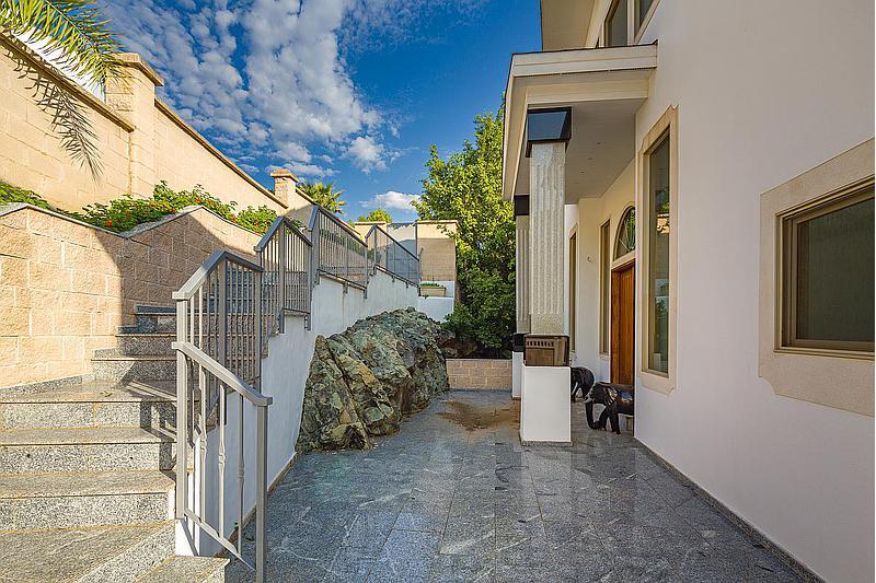 5 bedroom Villa for sale