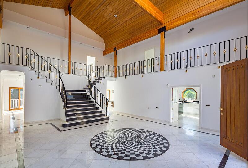 5 bedroom Villa for sale