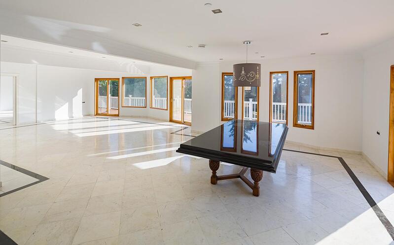 5 bedroom Villa for sale
