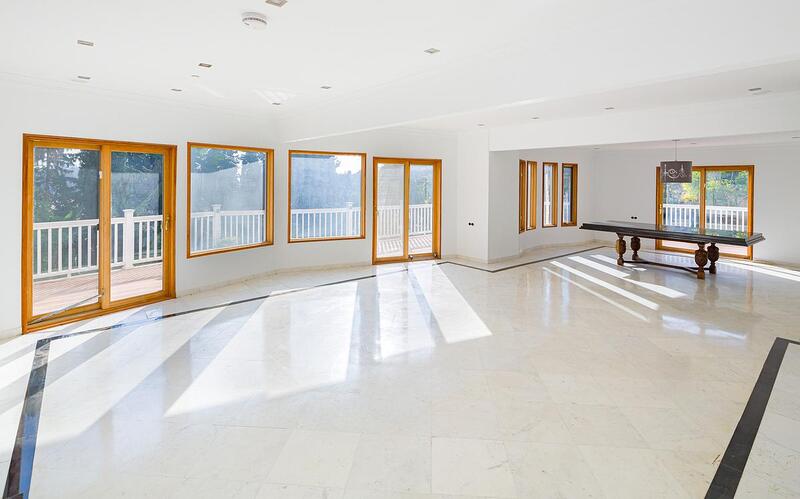5 bedroom Villa for sale