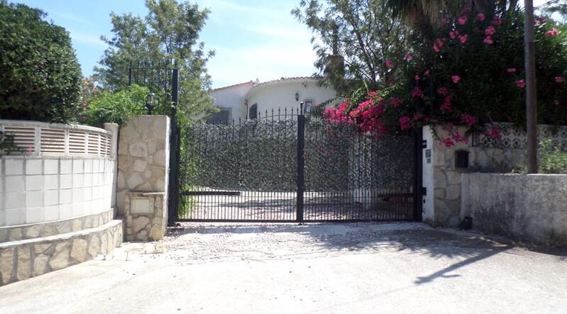 8 bedroom Villa for sale