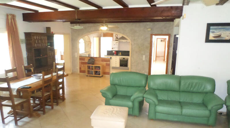 8 bedroom Villa for sale