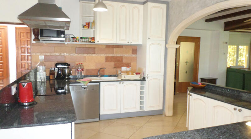8 bedroom Villa for sale