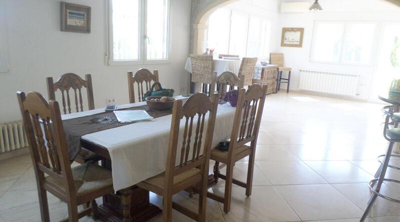 8 bedroom Villa for sale