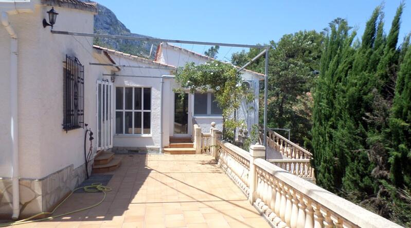 8 bedroom Villa for sale