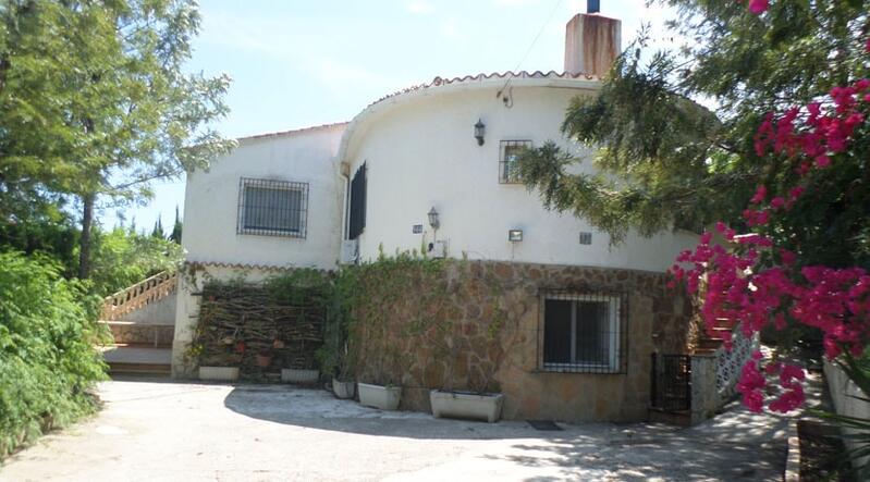 8 bedroom Villa for sale