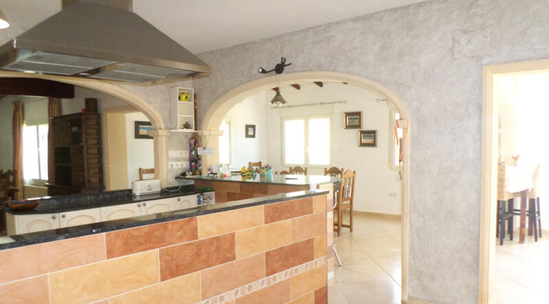 8 bedroom Villa for sale