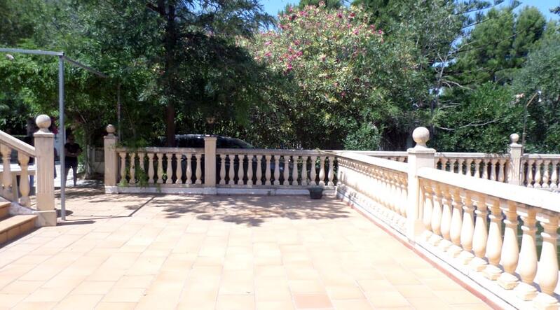 8 bedroom Villa for sale
