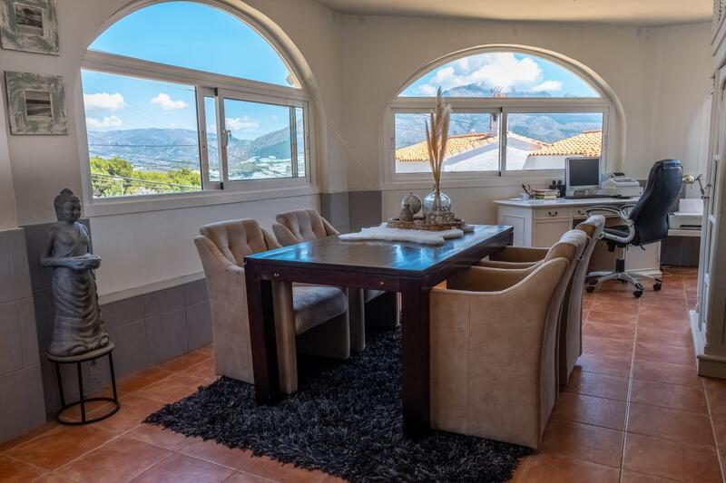 4 bedroom Villa for sale