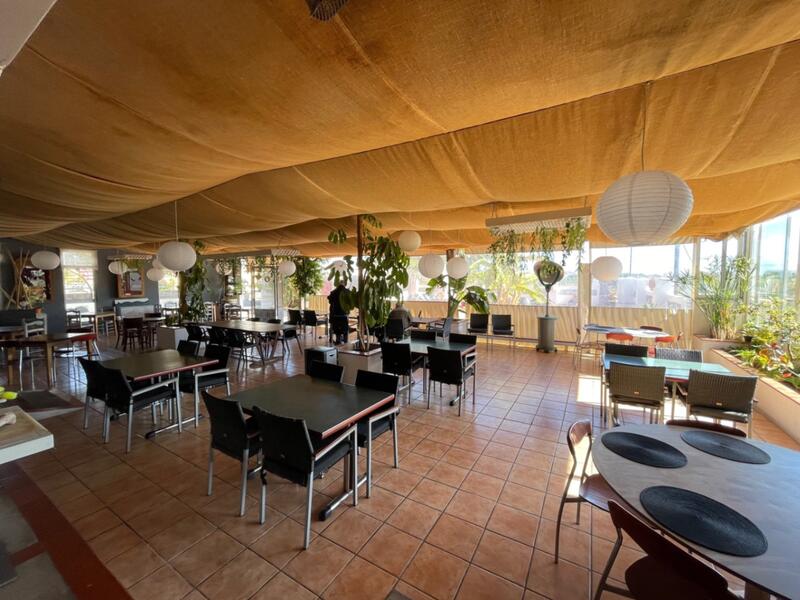 6 bedroom Country House for sale