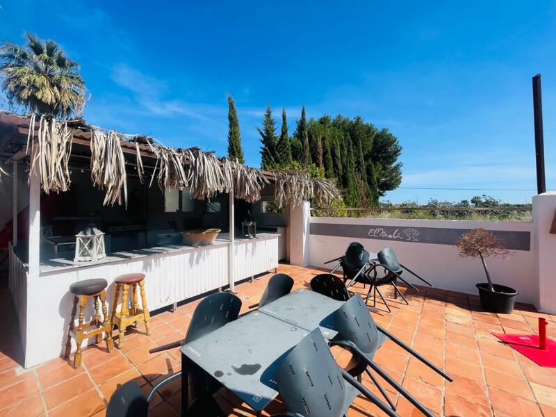 6 bedroom Country House for sale